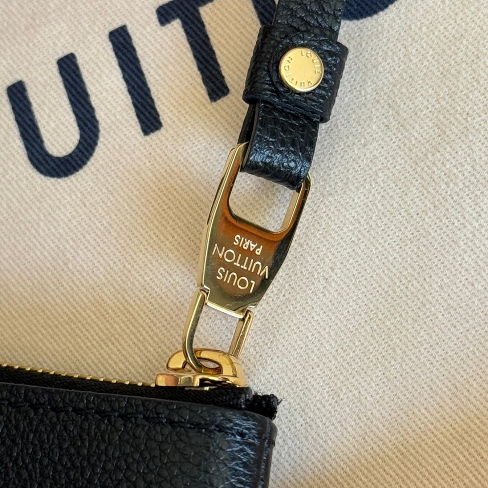 [AUTHENTIC] Louis Vuitton Black Empriente Daily Pouch - Picture 5 of 6